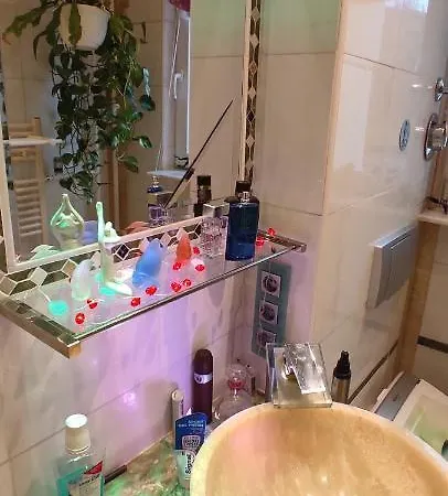 Weltoffenes Privates Gaestezimmer Bei Lgbtq Freundlichen Gastgeber Der Mit In Der Lebt * Berlin