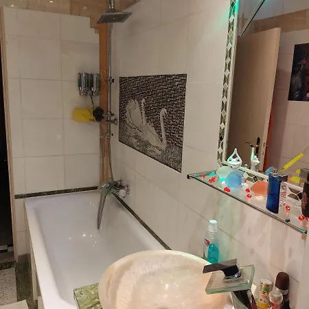 Homestay szállás Weltoffenes Privates Gaestezimmer Bei Lgbtq Freundlichen Gastgeber Der Mit In Der Lebt