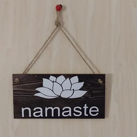 Weltoffenes Privates Gaestezimmer Bei Lgbtq Freundlichen Gastgeber Der Mit In Der Lebt בית אירוח ברלין