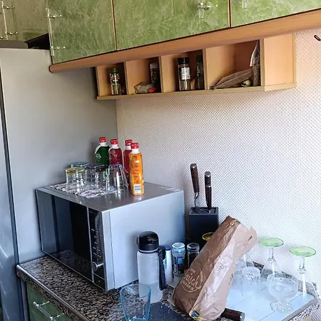 Weltoffenes Privates Gästezimmer Bei Lgbtq Freundlichen Gastgeber Der Mit In Der Lebt *