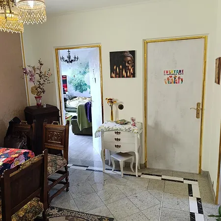 בית אירוח Weltoffenes Privates Gaestezimmer Bei Lgbtq Freundlichen Gastgeber Der Mit In Der Lebt ברלין