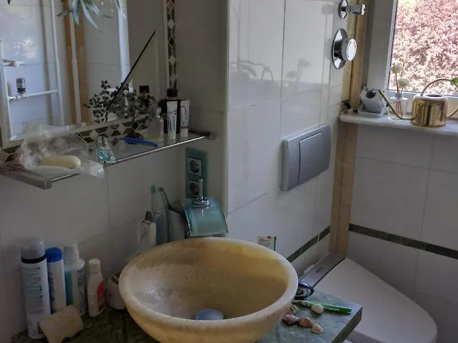 Weltoffenes Privates Gaestezimmer Bei Lgbtq Freundlichen Gastgeber Der Mit In Der Lebt 柏林