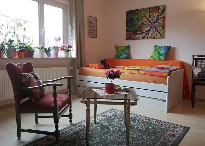 Weltoffenes Privates Gaestezimmer Bei Lgbtq Freundlichen Gastgeber Der Mit In Der Lebt * 柏林