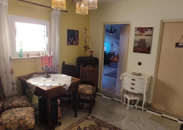 Weltoffenes Privates Gaestezimmer Bei Lgbtq Freundlichen Gastgeber Der Mit In Der Lebt Berlino