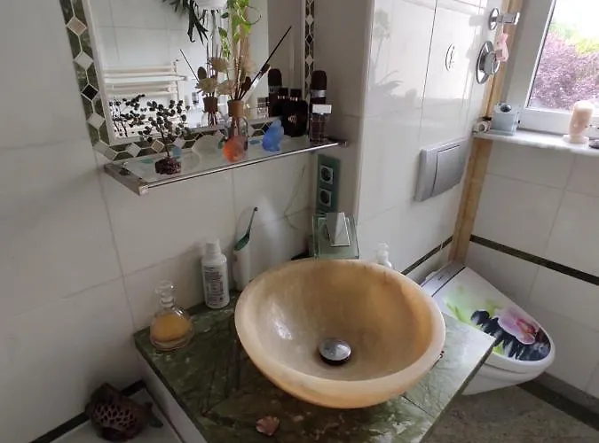 Ubytování v soukromí Weltoffenes Privates Gaestezimmer Bei Lgbtq Freundlichen Gastgeber Der Mit In Der Lebt