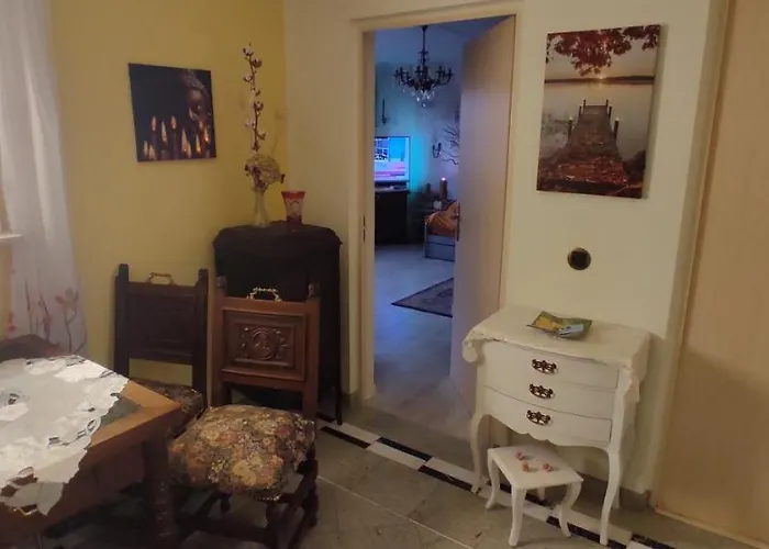 Weltoffenes Privates Gaestezimmer Bei Lgbtq Freundlichen Gastgeber Der Mit In Der Lebt Ubytování v soukromí *