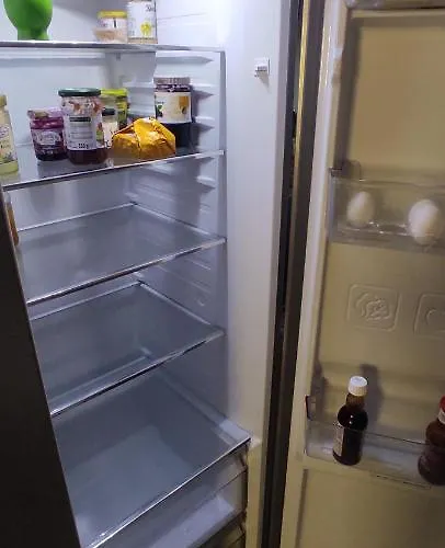 Weltoffenes Privates Gaestezimmer Bei Lgbtq Freundlichen Gastgeber Der Mit In Der Lebt Berlín