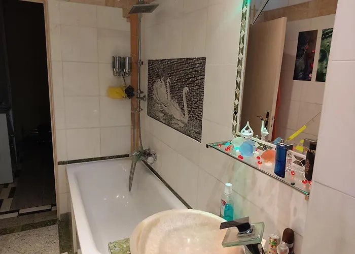 Accommodatie bij particulieren Weltoffenes Privates Gaestezimmer Bei Lgbtq Freundlichen Gastgeber Der Mit In Der Lebt